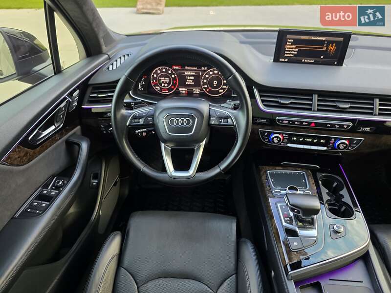 Внедорожник / Кроссовер Audi Q7 2017 в Луцке
