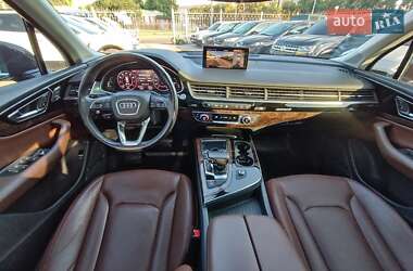 Внедорожник / Кроссовер Audi Q7 2018 в 