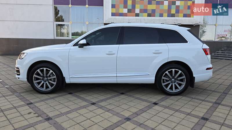 Внедорожник / Кроссовер Audi Q7 2017 в Новомосковске