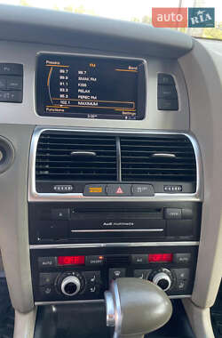 Внедорожник / Кроссовер Audi Q7 2013 в 