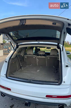 Внедорожник / Кроссовер Audi Q7 2013 в 