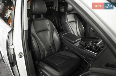 Внедорожник / Кроссовер Audi Q7 2016 в 