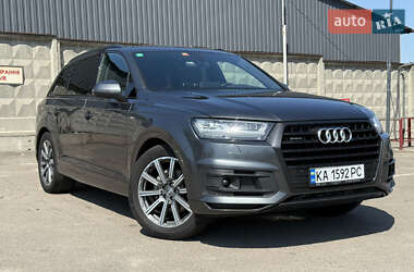 Внедорожник / Кроссовер Audi Q7 2017 в 