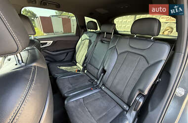 Внедорожник / Кроссовер Audi Q7 2017 в 