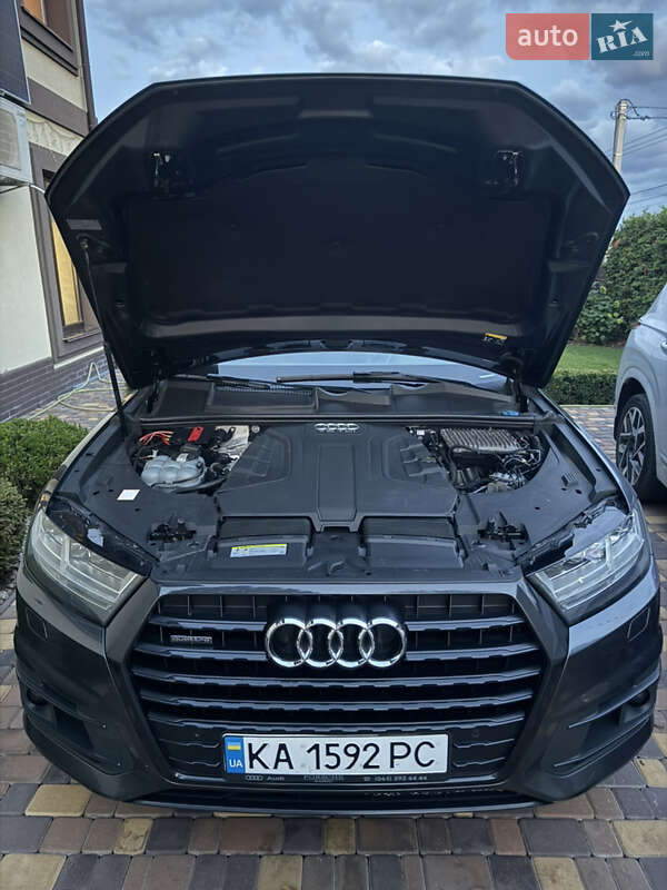 Внедорожник / Кроссовер Audi Q7 2017 в Киеве