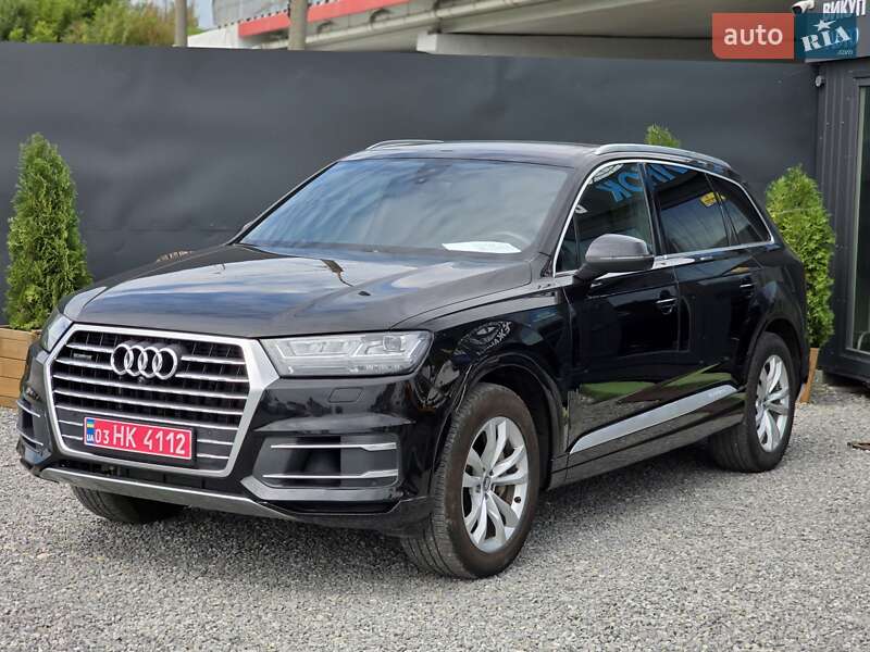 Внедорожник / Кроссовер Audi Q7 2018 в 