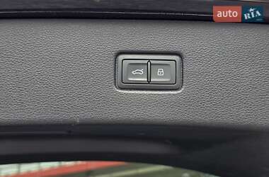 Внедорожник / Кроссовер Audi Q7 2018 в 