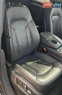 Позашляховик / Кросовер Audi Q7 2015 в 