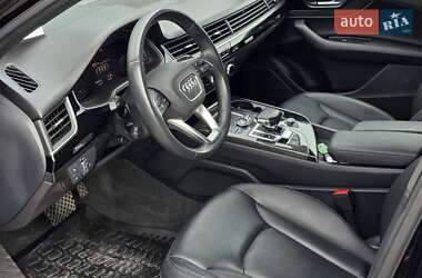 Внедорожник / Кроссовер Audi Q7 2018 в 