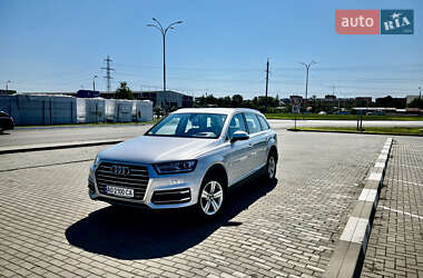 Внедорожник / Кроссовер Audi Q7 2015 в 