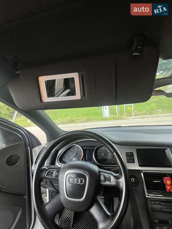 Позашляховик / Кросовер Audi Q7 2011 в Житомирі