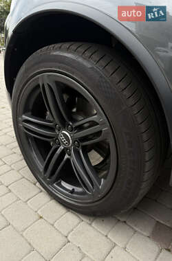Внедорожник / Кроссовер Audi Q7 2012 в 