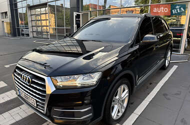 Внедорожник / Кроссовер Audi Q7 2015 в 