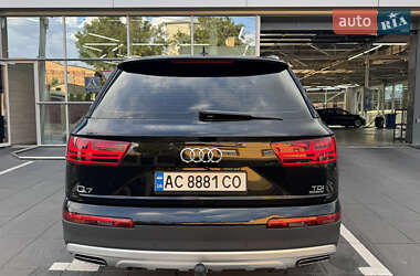 Внедорожник / Кроссовер Audi Q7 2015 в 