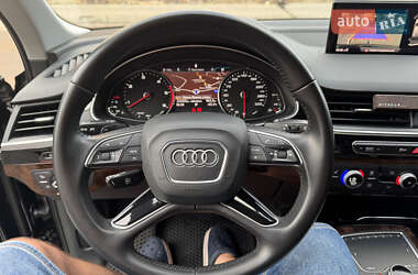 Внедорожник / Кроссовер Audi Q7 2015 в 