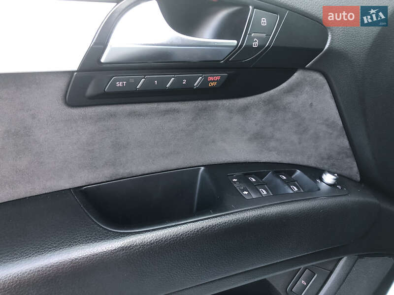 Внедорожник / Кроссовер Audi Q7 2011 в Черновцах