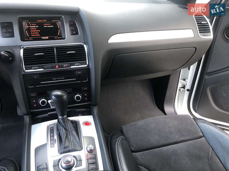Внедорожник / Кроссовер Audi Q7 2011 в Черновцах