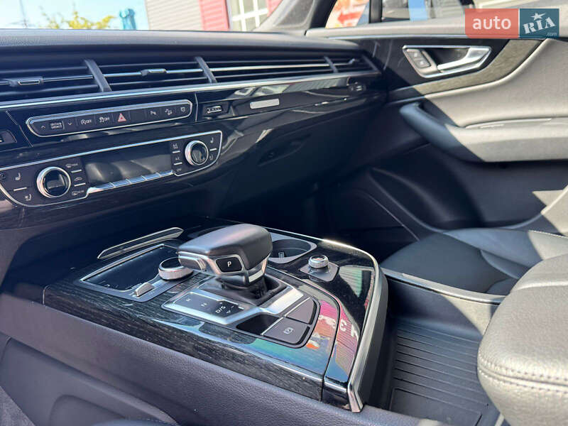 Внедорожник / Кроссовер Audi Q7 2018 в Киеве