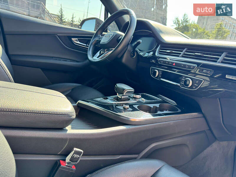 Внедорожник / Кроссовер Audi Q7 2018 в Киеве