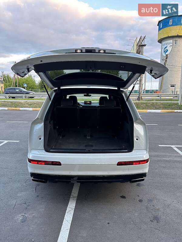 Внедорожник / Кроссовер Audi Q7 2018 в Белогородке