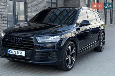 Внедорожник / Кроссовер Audi Q7 2017 в 