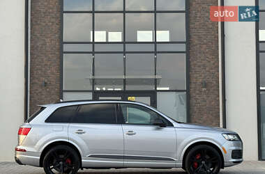 Внедорожник / Кроссовер Audi Q7 2019 в 