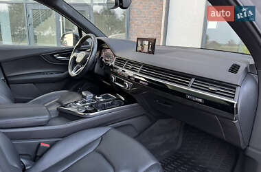 Внедорожник / Кроссовер Audi Q7 2019 в 