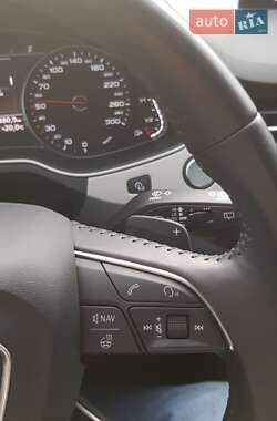 Внедорожник / Кроссовер Audi Q7 2017 в 