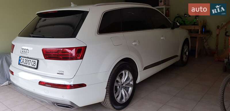Внедорожник / Кроссовер Audi Q7 2017 в 