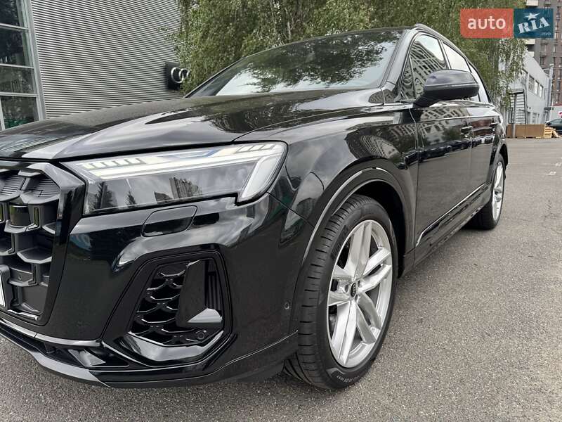 Внедорожник / Кроссовер Audi Q7 2024 в Киеве