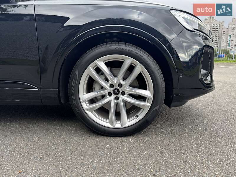 Внедорожник / Кроссовер Audi Q7 2024 в Киеве