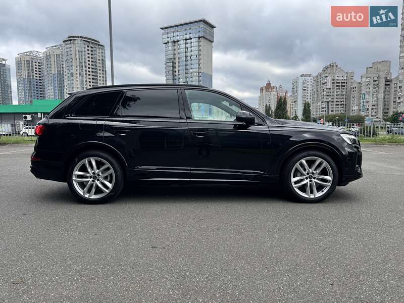 Внедорожник / Кроссовер Audi Q7 2024 в Киеве