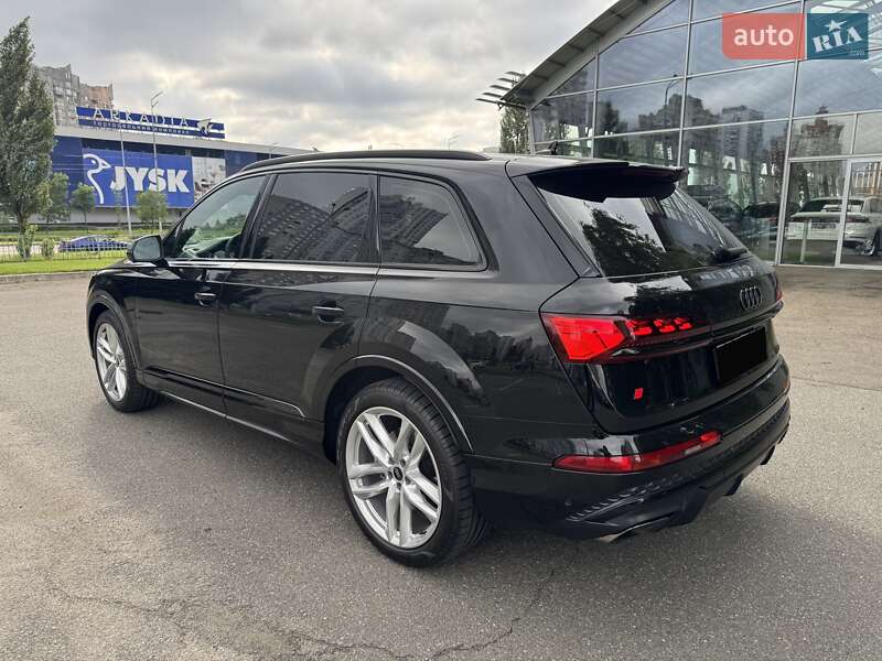 Внедорожник / Кроссовер Audi Q7 2024 в Киеве