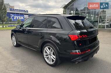 Внедорожник / Кроссовер Audi Q7 2024 в 