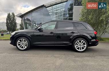 Внедорожник / Кроссовер Audi Q7 2024 в 
