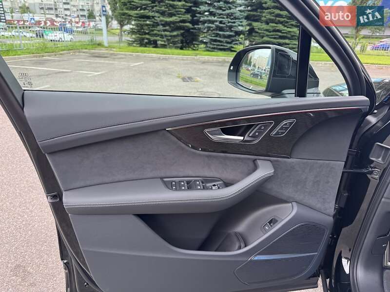 Внедорожник / Кроссовер Audi Q7 2024 в Киеве