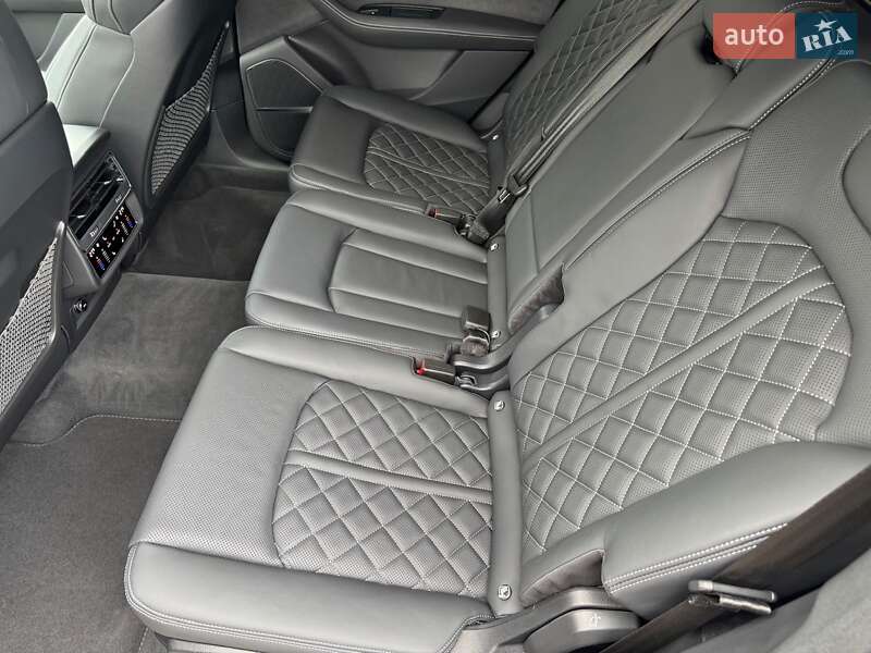 Внедорожник / Кроссовер Audi Q7 2024 в Киеве
