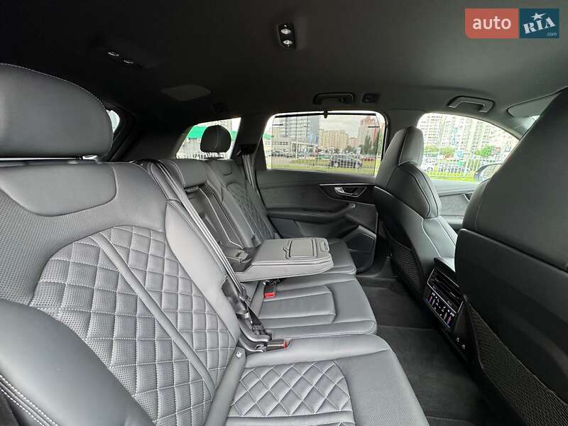 Внедорожник / Кроссовер Audi Q7 2024 в Киеве