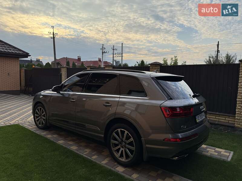Внедорожник / Кроссовер Audi Q7 2017 в Виннице