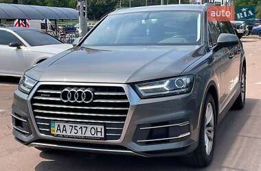 Позашляховик / Кросовер Audi Q7 2015 в 