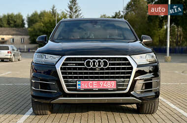 Внедорожник / Кроссовер Audi Q7 2017 в 