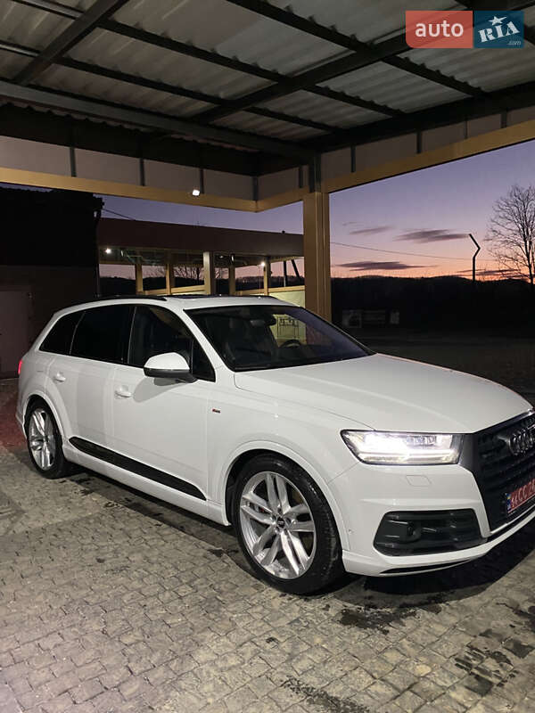 Внедорожник / Кроссовер Audi Q7 2017 в Тячеве фото 4 Внедорожник / Кроссовер Audi Q7 2017 в Тячеве