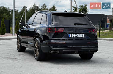 Внедорожник / Кроссовер Audi Q7 2016 в 