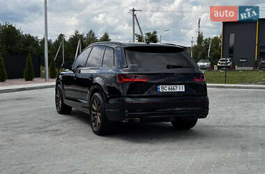 Внедорожник / Кроссовер Audi Q7 2016 в 