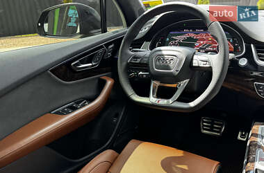 Внедорожник / Кроссовер Audi Q7 2016 в 