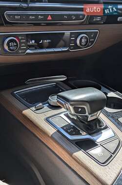 Внедорожник / Кроссовер Audi Q7 2018 в 