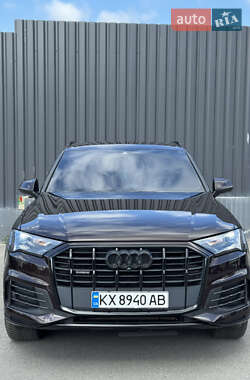 Внедорожник / Кроссовер Audi Q7 2020 в 