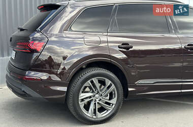 Внедорожник / Кроссовер Audi Q7 2020 в 