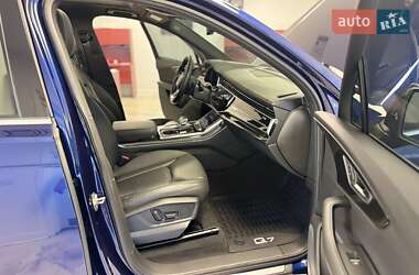 Внедорожник / Кроссовер Audi Q7 2021 в 