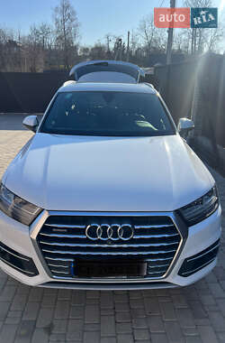 Позашляховик / Кросовер Audi Q7 2018 в Чернівцях